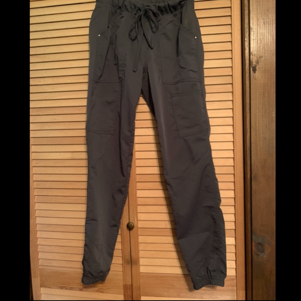 Scrub star dark grey jogger scrub pants